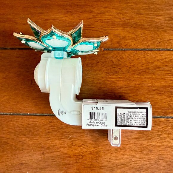 NEW JASMINE DISNEY PRINCESS Light Up & Scent Control Plug-In Bath & Body Works - Picture 3 of 4